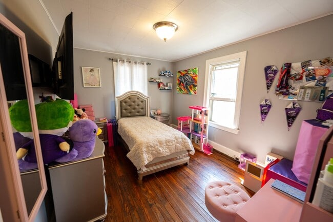 Building Photo - 327 Covert Run Pike