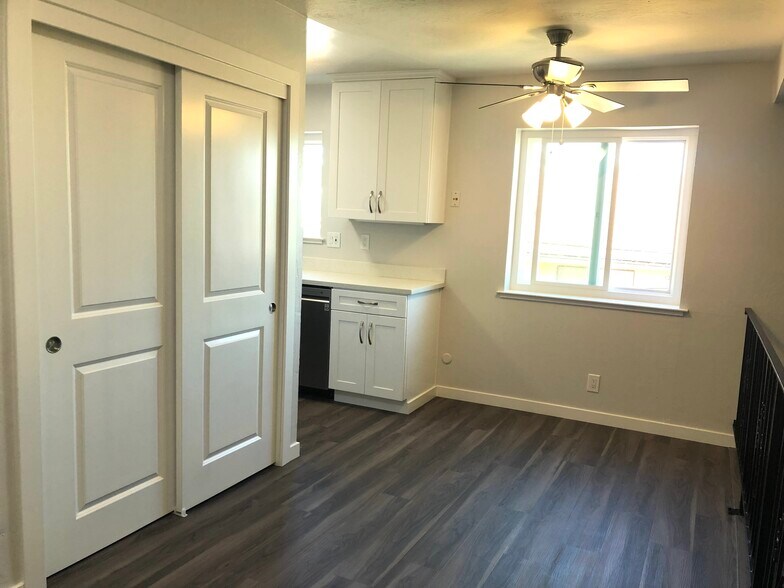 Building Photo - 504 Richmond Dr