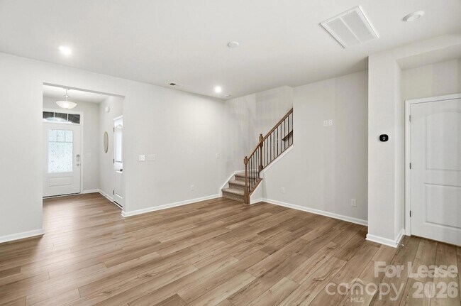 Building Photo - 14862 Tamarack Drive