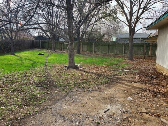 Building Photo - 907 Fairway Green Cove