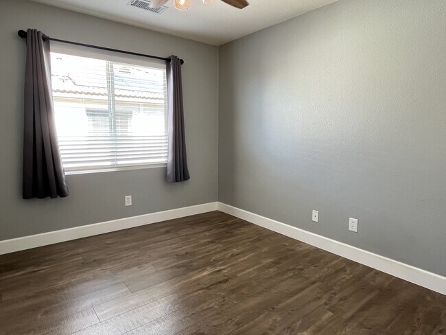 Building Photo - 33812 Temecula Creek Rd