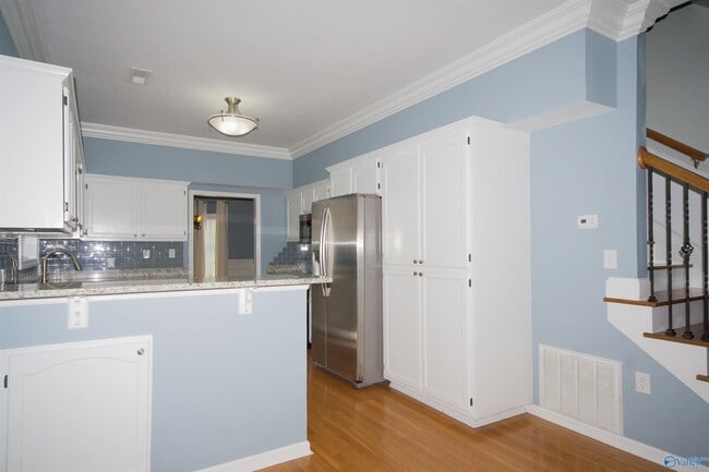 Building Photo - 104 Lancaster Ct SW