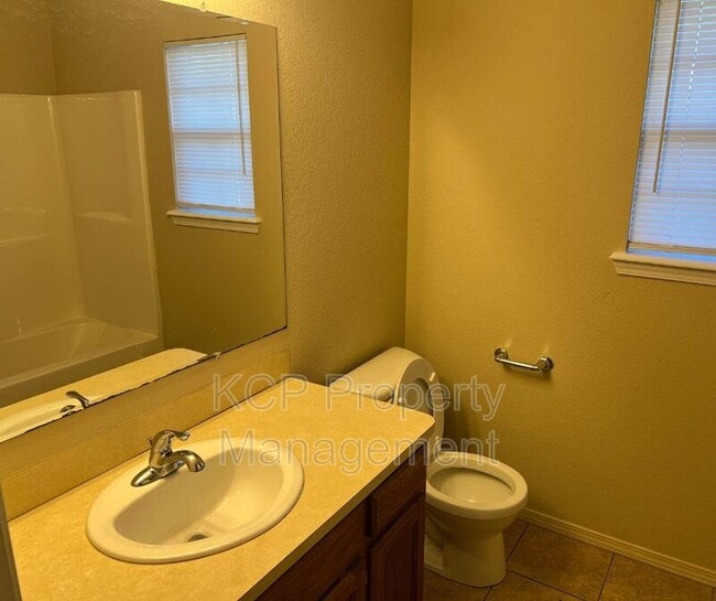 Building Photo - 2208 Kaylonni Ln