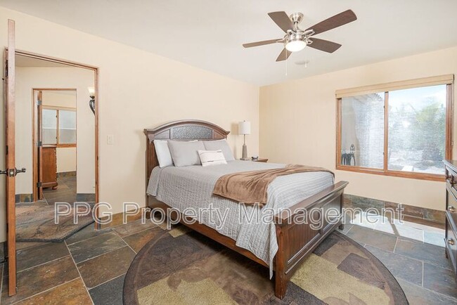 Building Photo - 4725 N Brookview Terrace