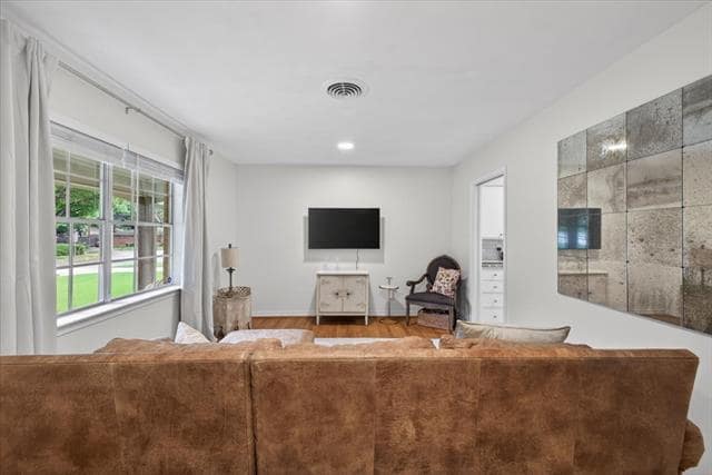 Building Photo - 105 S Weatherred Dr