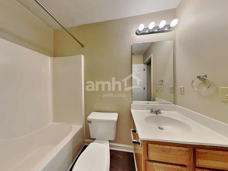 Building Photo - 425 Craver Pointe Dr