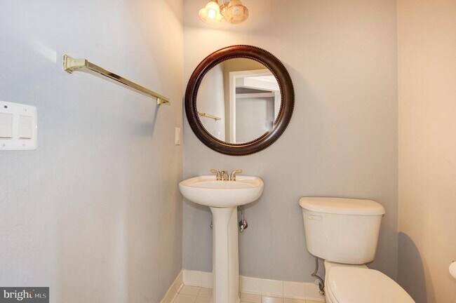 Building Photo - 18818 Silverwood Terrace