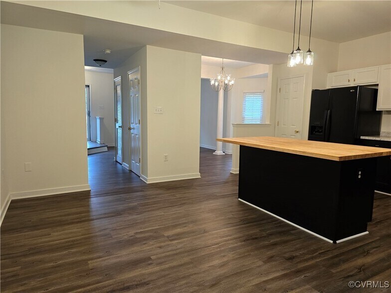Building Photo - 10741 Mountain Ash Dr