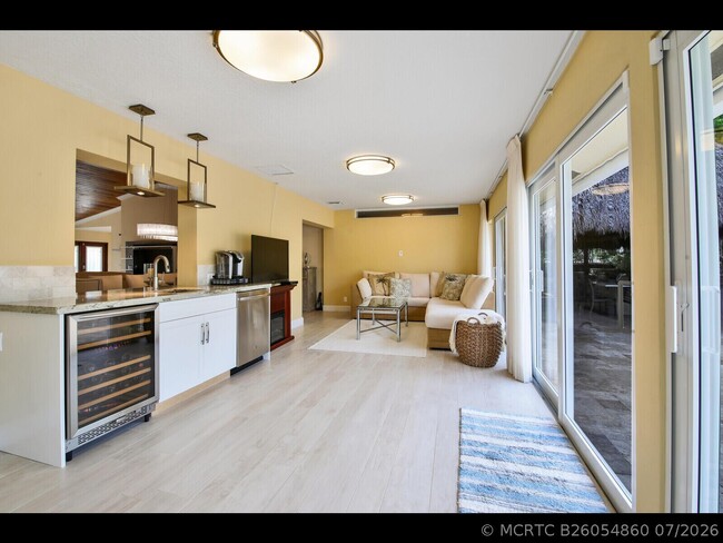 Building Photo - 451 N Lyra Cir