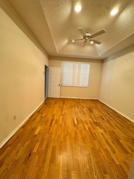 Building Photo - 10895 Fillmore Dr