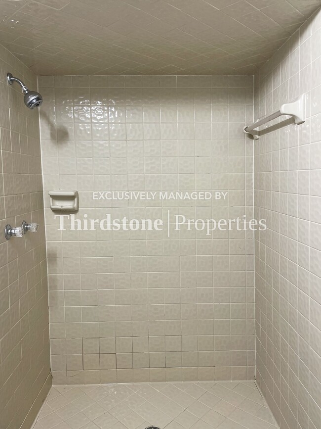 Building Photo - 5128 Indian Lakes Ct