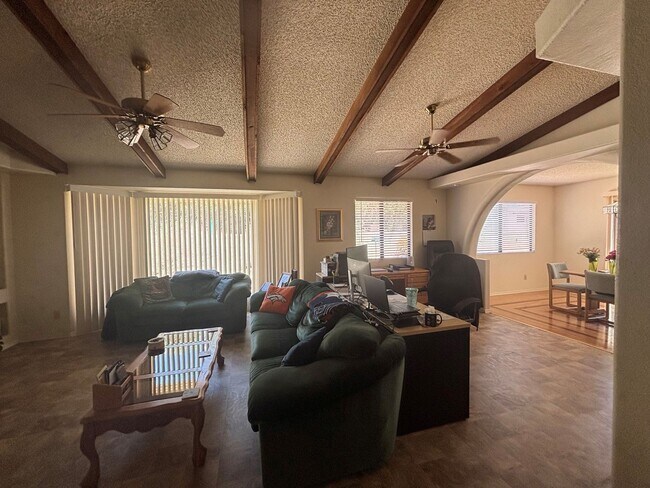 Building Photo - Lovely Long Term Unfurnished Home in 45+ Active Adult Resort Community of Leisure World