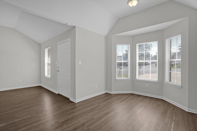 Building Photo - 1676 Joy Cir