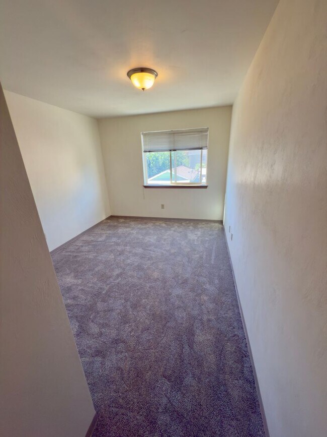 Building Photo - 1475 -1479 W.11th - FH