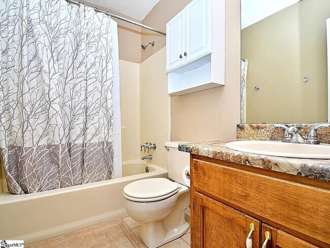 Building Photo - 713 Lindal Ct