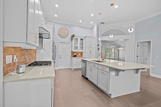 Building Photo - 9905 Woodbay Dr