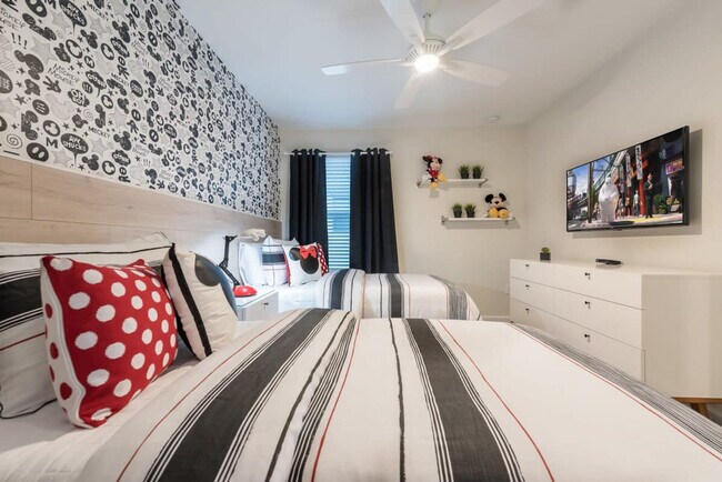 Building Photo - 4821 Kings Castle Cir