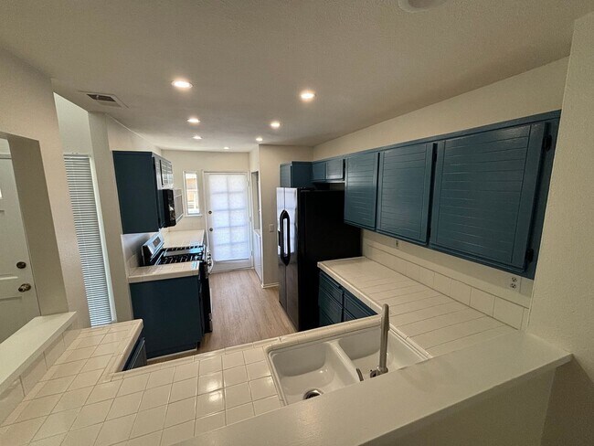 Building Photo - Spacious 2-Bedroom Condo with Loft & Resor...