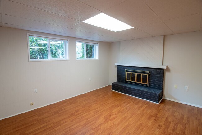 Building Photo - 12410 98th Ave NE
