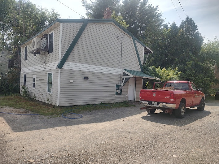 Building Photo - 1025 Stillwater Ave