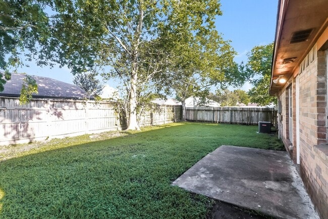 Building Photo - 10111 King Ranch Ln