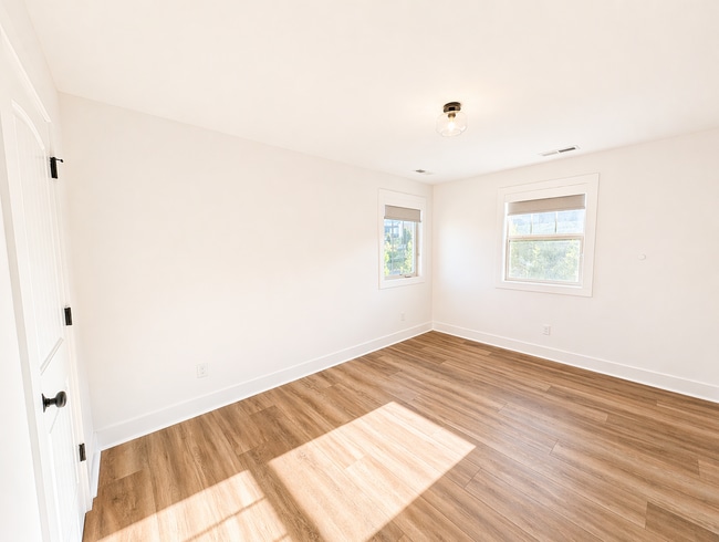 Building Photo - Lovely Weaverville Rental w/ bonus space