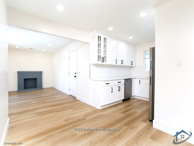 Building Photo - 4587 Bolero Dr