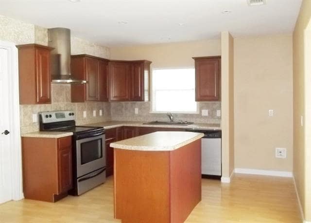 Building Photo - 801 Peterson St