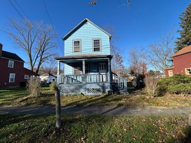Primary Photo - 2 Bed- 1 Bath Single Family Home in Elyria