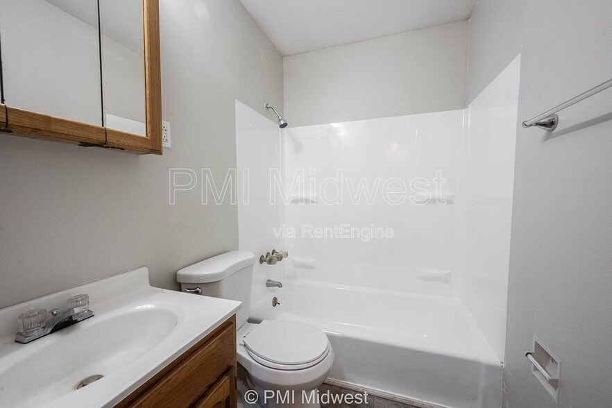 Building Photo - 4881 300W