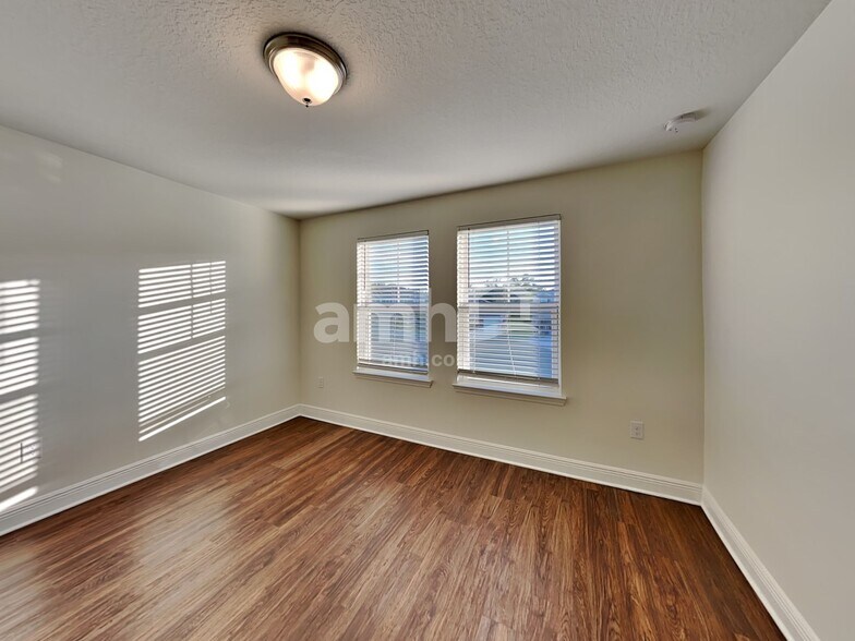 Building Photo - 20232 Calla Lily Dr
