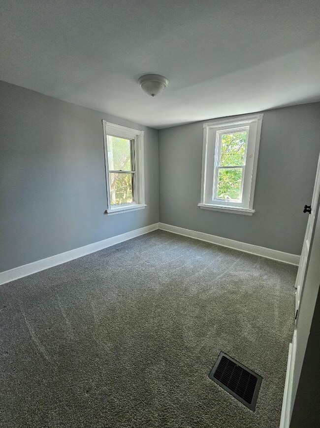 Building Photo - 114 N Wilton St