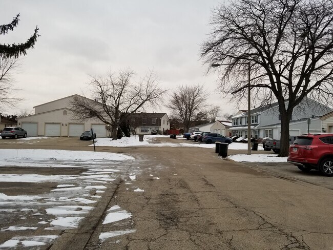 Building Photo - 1751 Queensbury Cir