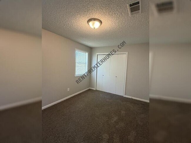 Building Photo - 3611 Pelton Rd