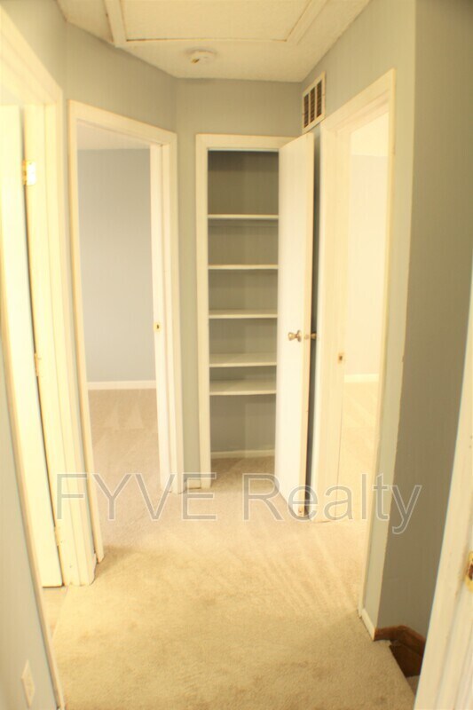 Building Photo - 4968 Silver Bow Dr