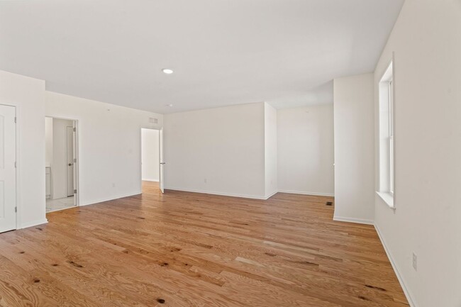 Building Photo - 2306 Palermo Dr
