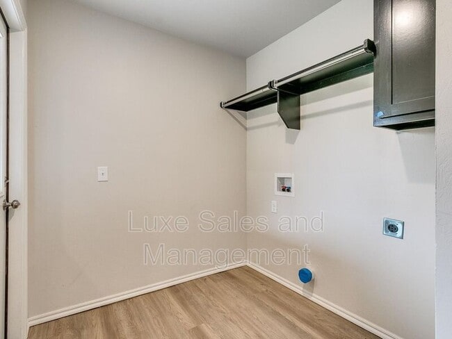 Building Photo - 10526 Utica Dr