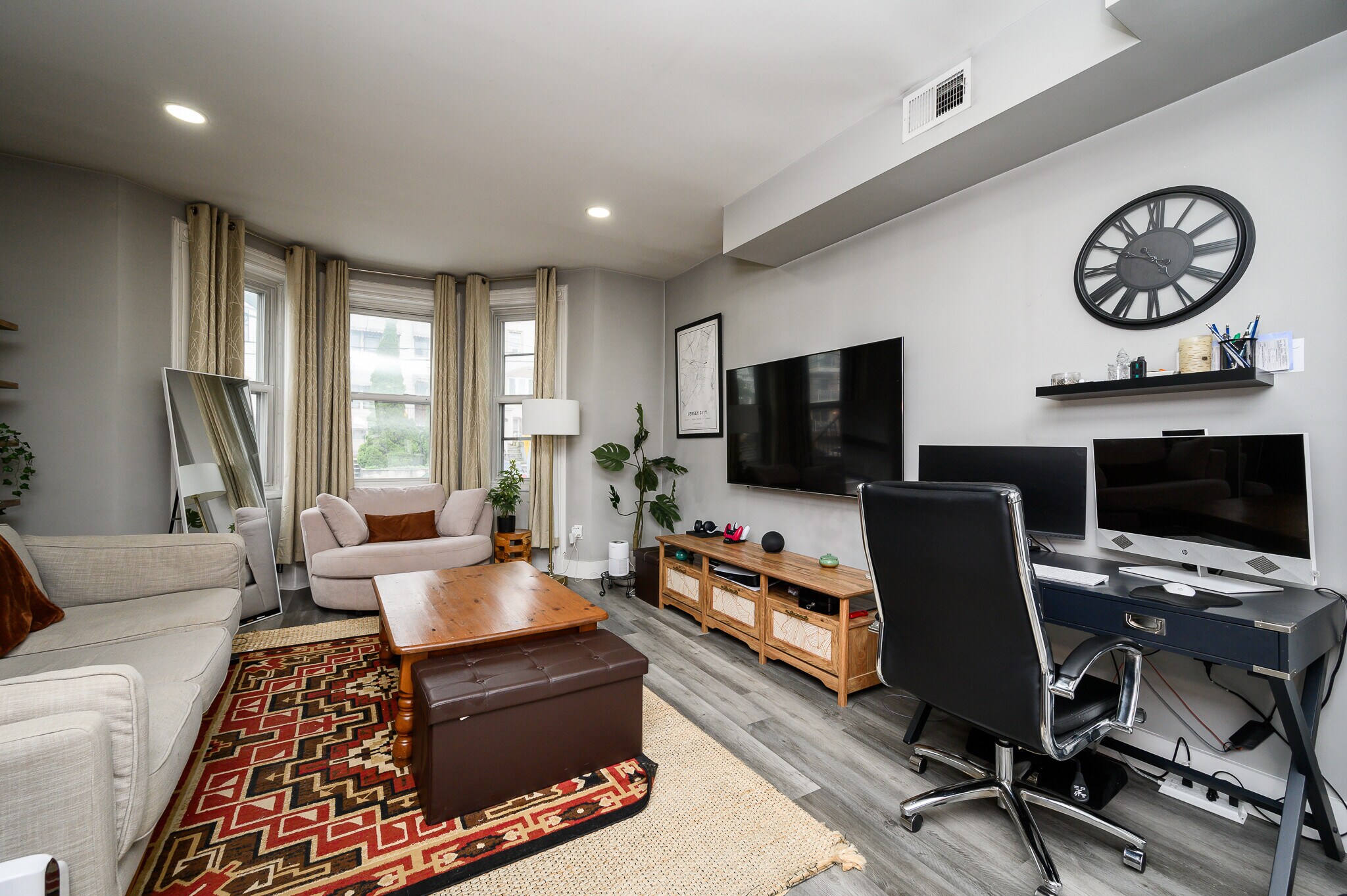 Building Photo - 569 Liberty Ave