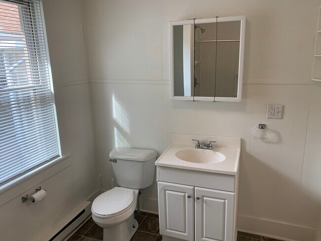 Building Photo - 1031 Hancock St