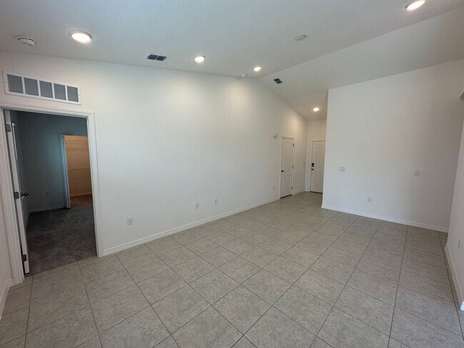 Building Photo - Brand new 3 bedroom 2 bathroom home in desired Indian Lake Estates