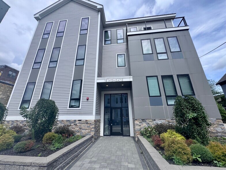 Building Photo - 16 Highgate St