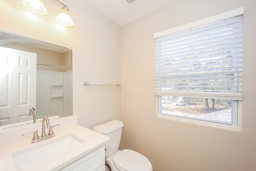 Building Photo - 5380 Forest Downs Cir