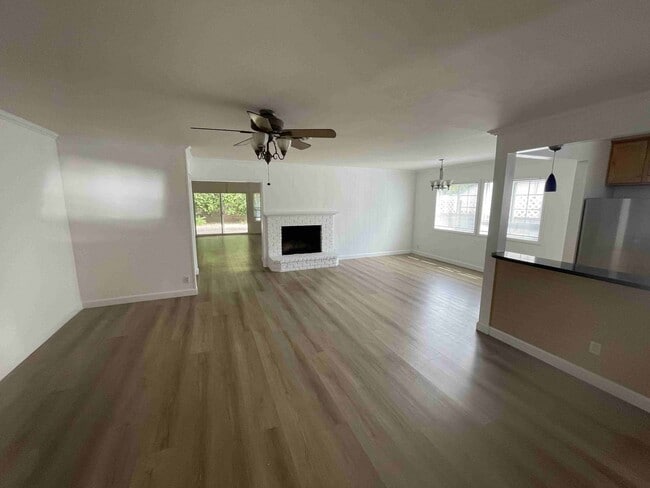 Building Photo - BEST VALUE IN SHERMAN OAKS!
