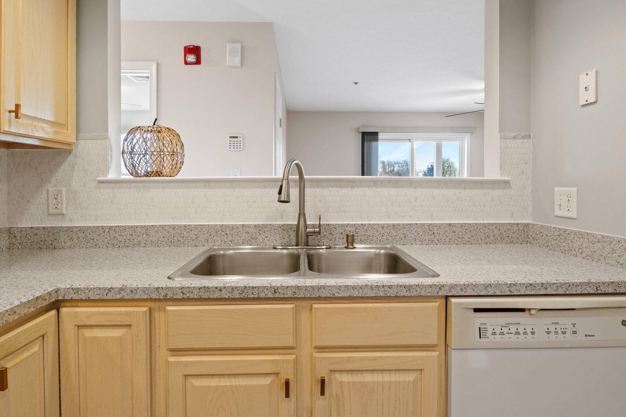 Building Photo - 240 N 2nd St