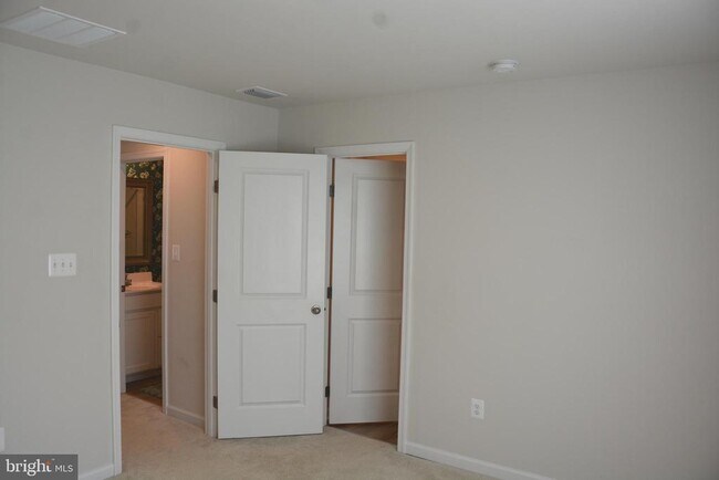 Building Photo - 14 Tadpole Landing Rd