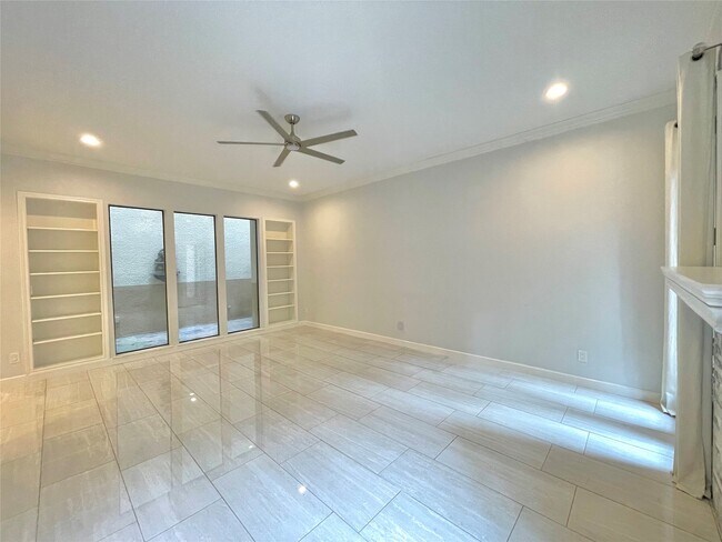 Building Photo - 6000 Sugar Hill Dr