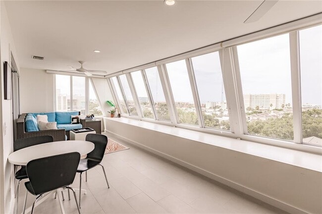 Building Photo - 1200 E Peppertree Ln