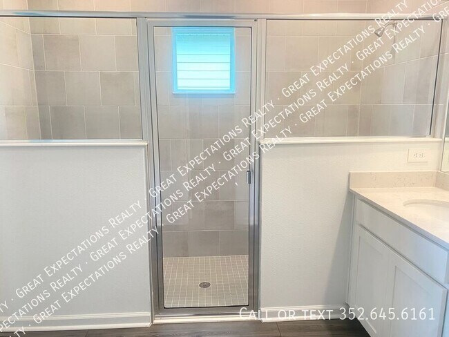 Building Photo - 4706 SW 83rd Lp