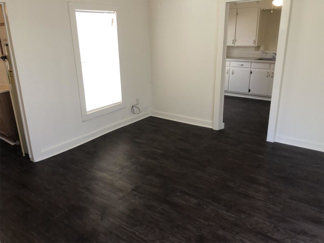 Building Photo - 140 E Morris St