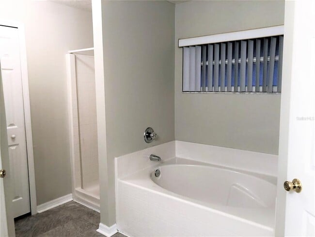 Building Photo - 610 Yak Ct